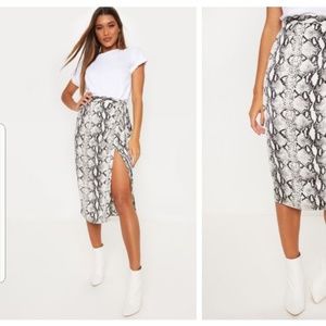 Prettylittlething NWT snakeprint wrap skirt us12